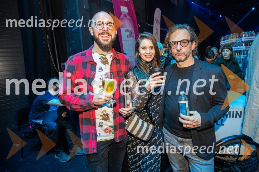  ... ;  Sara Švegl, svetovalka za strateško komuniciranje;  ... Outstanding 2022, presežki v zunanjem oglaševanju, DRUŽENJE