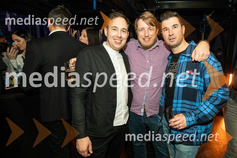  David Fartek, umetniški direktor, Arnoldvuga;  ... ;  ... Outstanding 2022, presežki v zunanjem oglaševanju, DRUŽENJE