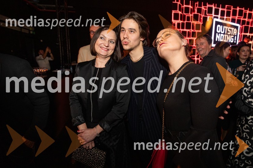  ... ;  Bojan Cvjetićanin, Joker Out;  ... Outstanding 2022, presežki v zunanjem oglaševanju, DRUŽENJE