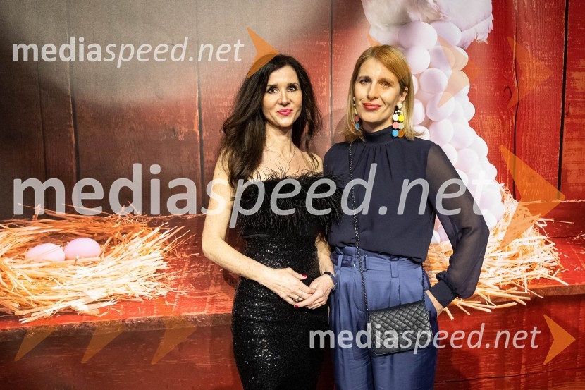 dr. dent. med. Branka Vran Benkovič, zobozdravnica;  Katja  Janko Puh, vodja marketinga, s.OliverOutstanding 2022, presežki v zunanjem oglaševanju, DRUŽENJE