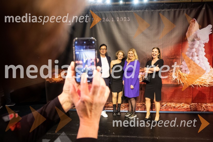  ... ;  ... ;  Andreja Turnšek Petrovič, namestnica direktorja trženja, Europlakat d.o.o.;  ... Outstanding 2022, presežki v zunanjem oglaševanju, DRUŽENJE