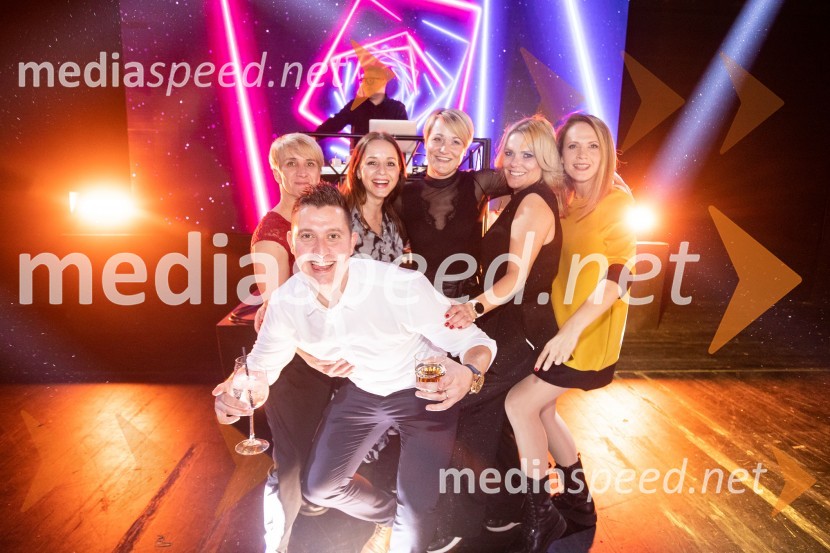 Outstanding 2022, presežki v zunanjem oglaševanju, DRUŽENJE