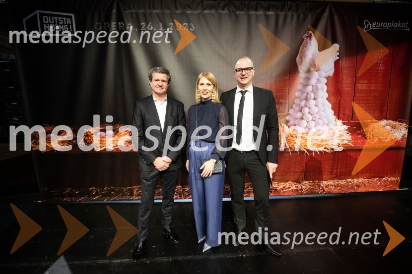  Marko Kolbl, lastnik Radia Center in direktor Europlakat;  Katja  Janko Puh, vodja marketinga, s.Oliver;  Tomaž Puh,  Ecetera d.o.o., Nikon SlovenijaOutstanding 2022, presežki v zunanjem oglaševanju, DRUŽENJE