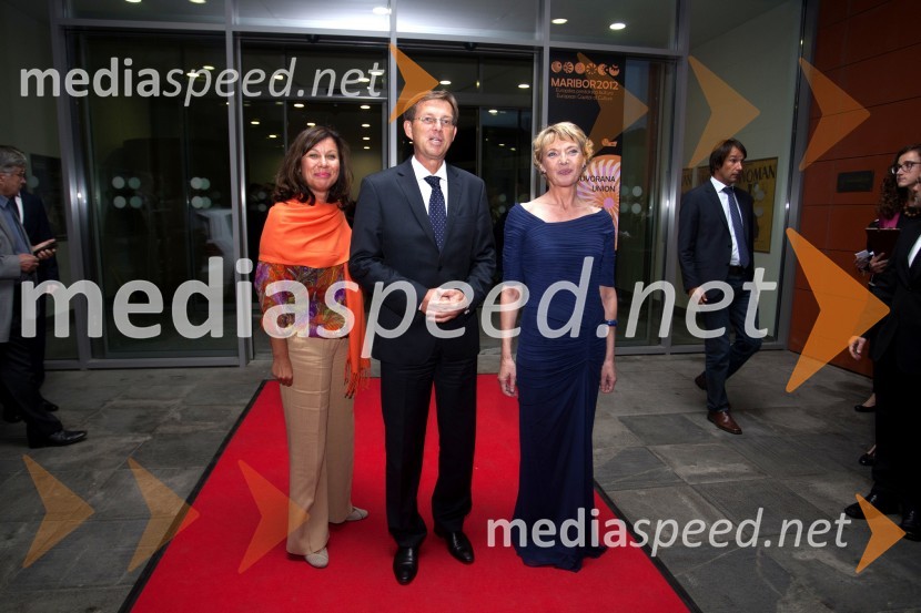  Vesna Arnšek; prof. dr. Miro Cerar, nekdanji predsednik Vlade Republike Slovenije, minister za zunanje zadeve RS, predsednik SMC;  Brigita  Pavlič, predavateljica, VSGT MariborUmrla je Brigita Pavlič, ustanoviteljica Festivala Maribor