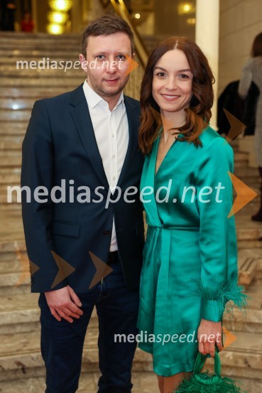  Jurij Štukovnik, direktor, Tovarna idej;  Maja ČuićRomeo in Julija, jubilejna predstava ob 30-letnici umetniškega ustvarjanja Valentine Turcu