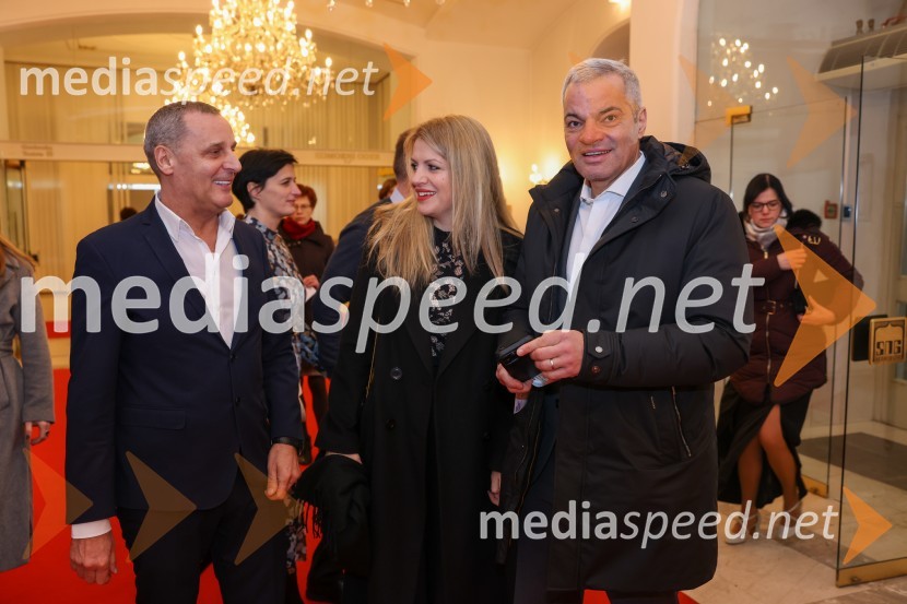  Danilo Rošker, direktor SNG Maribor;  Katja Arsenovič, direktorica Rožmarin Hospitality Group;  Aleksander Saša Arsenovič, župan, Mestna občina MariborRomeo in Julija, jubilejna predstava ob 30-letnici umetniškega ustvarjanja Valentine Turcu