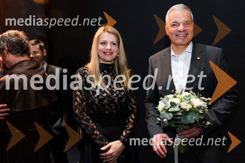  Katja Arsenovič, direktorica Rožmarin Hospitality Group;  Aleksander Saša Arsenovič, župan, Mestna občina MariborRomeo in Julija, jubilejna predstava ob 30-letnici umetniškega ustvarjanja Valentine Turcu