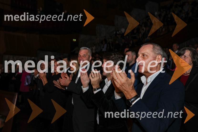  Aleksander Saša Arsenovič, župan, Mestna občina Maribor;  Edward Clug, umetniški direktor, Balet SNG Maribor;  Danilo Rošker, direktor SNG MariborRomeo in Julija, jubilejna predstava ob 30-letnici umetniškega ustvarjanja Valentine Turcu