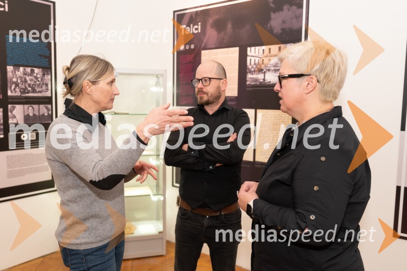  Simona Tripkovič, direktorica, Muzej narodne osvoboditve Maribor;  Uroš Dokl, Muzej narodne osvoboditve Maribor; dr. Aleksandra  Berberih Slana, ravnateljica, Muzej ZagrebNovinarska konferenca pred odprtjem razstave Ste me hoteli videti strto? Muzej človekovih pravic