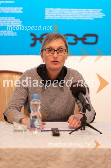  Simona Tripkovič, direktorica, Muzej narodne osvoboditve MariborNovinarska konferenca pred odprtjem razstave Ste me hoteli videti strto? Muzej človekovih pravic