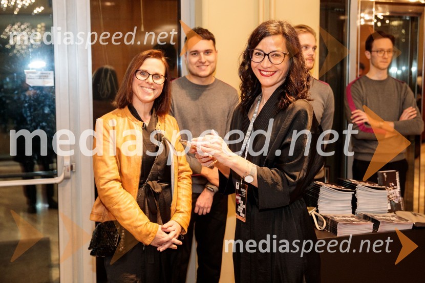  Petra Hrastar, MGL;  Simona  Belle, služba za stike z javnostmi MGLRuta Grupa Triglav 2023, odprtje gledališkega festivala s premierno uprizoritvijo drame Praznovanje