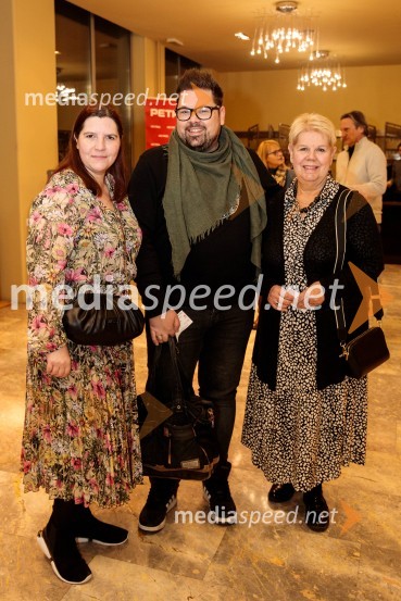  Teja Pelko, novinarka, Svet24;  Nejc Simšič, novinar;  Irena  Butoln, germanistkaRuta Grupa Triglav 2023, odprtje gledališkega festivala s premierno uprizoritvijo drame Praznovanje