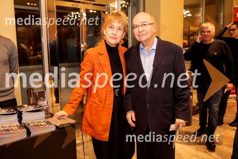  Barbara Hieng Samobor, direktorica in umetniška vodja MGL;  Mitja Rotovnik, nekdanji direktor Cankarjevega domaRuta Grupa Triglav 2023, odprtje gledališkega festivala s premierno uprizoritvijo drame Praznovanje