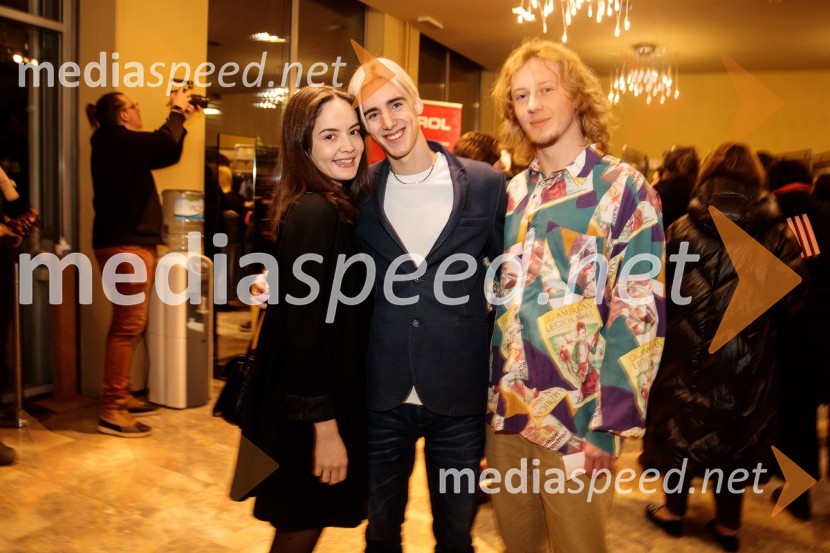  Lara Wolf Završnik, igralka;  Tilen Oblak, asistent dramaturginje;  ... Ruta Grupa Triglav 2023, odprtje gledališkega festivala s premierno uprizoritvijo drame Praznovanje