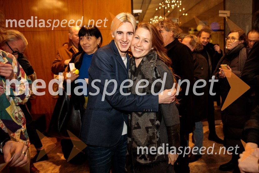  Tilen Oblak, asistent dramaturginje;  Anja Möderndorfer, plesalka in koreografinjaRuta Grupa Triglav 2023, odprtje gledališkega festivala s premierno uprizoritvijo drame Praznovanje