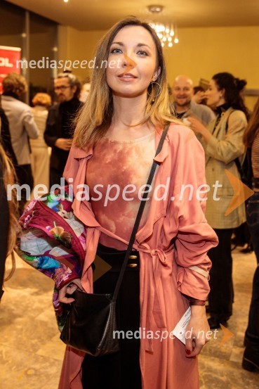  Melita Kontrec, novinarka kulture TV SlovenijaRuta Grupa Triglav 2023, odprtje gledališkega festivala s premierno uprizoritvijo drame Praznovanje