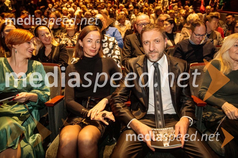 dr. Eva Boštjančič, vodja katedrov za psihologijo dela in organizacije, Filozofska fakulteta v Ljubljani;  Klemen Boštjančič, minister za financeRuta Grupa Triglav 2023, odprtje gledališkega festivala s premierno uprizoritvijo drame Praznovanje