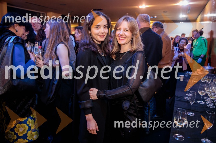  Lara Wolf Završnik, igralka;  Lena Hribar  Škrlec, igralkaRuta Grupa Triglav 2023, odprtje gledališkega festivala s premierno uprizoritvijo drame Praznovanje