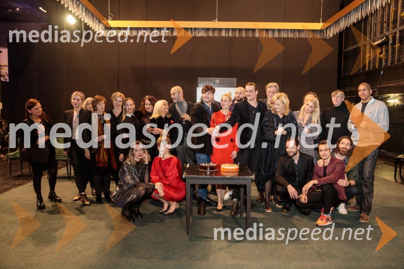  ... ;  Eva Mahkovic, dramaturginja;  Maja Cerar, lektorica;  Meta Mačak, igralka;  Viktorija Bencik Emeršič, igralka;  Klara Kuk, igralka, manekenka;  Karin Fritz, scenografka;  Bjanka Adžić Ursulov, kostumografinja;  Julita Kropec, igralka;  Boris  Ostan, igralec;  Branko Jordan, igralec;  Iva Krajnc Bagola, igralka;  Jaka Lah, igralec;  Filip Samobor, igralec;  Boris  Kerč, igralec;  Judita Zidar, igralka;  Gal  Oblak, igralec ;  Tjaša  Železnik, igralka;  Voranc  Boh, igralec;  Alojz Svete, igralec;  Tomo Tomšič, igralec;  Joseph Nzobandora - Jose, raper, Murat & JoseRuta Grupa Triglav 2023, odprtje gledališkega festivala s premierno uprizoritvijo drame Praznovanje