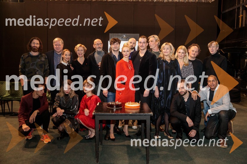  Tomo Tomšič, igralec;  Voranc  Boh, igralec;  Jožef Ropoša, igralec;  Viktorija Bencik Emeršič, igralka;  Klara Kuk, igralka, manekenka;  Meta Mačak, igralka;  Julita Kropec, igralka;  Boris  Ostan, igralec;  Branko Jordan, igralec;  Iva Krajnc Bagola, igralka;  Jaka Lah, igralec;  Filip Samobor, igralec;  Boris  Kerč, igralec;  Judita Zidar, igralka;  Tjaša  Železnik, igralka;  Gal  Oblak, igralec ;  Gašper Jarni, igralec;  Alojz Svete, igralec;  Joseph Nzobandora - Jose, raper, Murat & JoseRuta Grupa Triglav 2023, odprtje gledališkega festivala s premierno uprizoritvijo drame Praznovanje