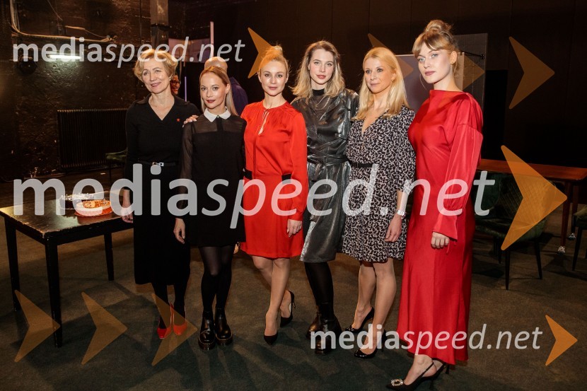  Meta Mačak, igralka;  Viktorija Bencik Emeršič, igralka;  Iva Krajnc Bagola, igralka;  Klara Kuk, igralka, manekenka;  Tjaša  Železnik, igralka;  Julita Kropec, igralkaRuta Grupa Triglav 2023, odprtje gledališkega festivala s premierno uprizoritvijo drame Praznovanje