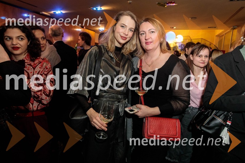  Klara Kuk, igralka, manekenka;  ... Ruta Grupa Triglav 2023, odprtje gledališkega festivala s premierno uprizoritvijo drame Praznovanje