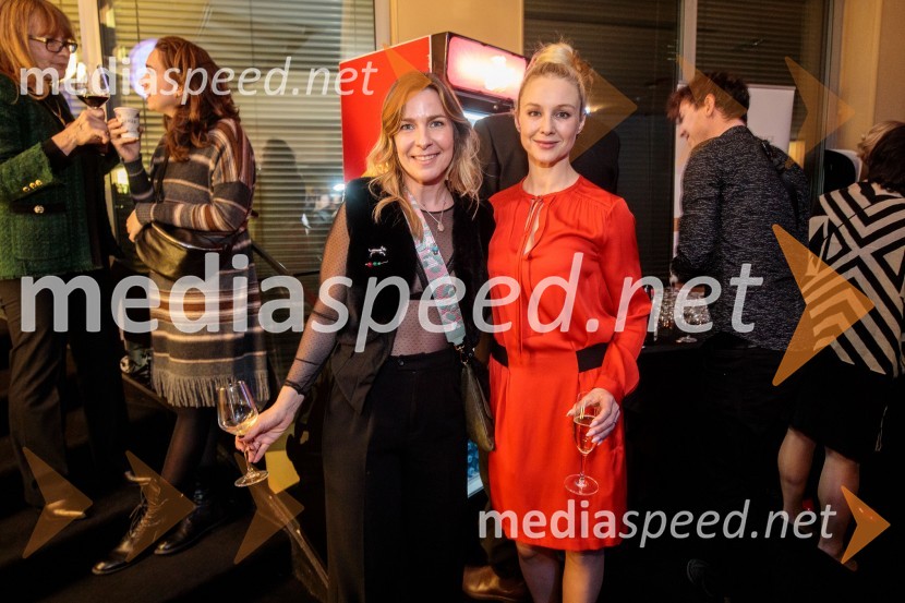  Ana Urbanc, igralka;  Iva Krajnc Bagola, igralkaRuta Grupa Triglav 2023, odprtje gledališkega festivala s premierno uprizoritvijo drame Praznovanje