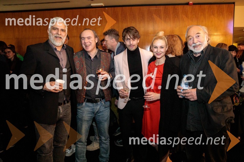  Sebastian Cavazza, dramski in filmski igralec;  ... ;  Aljoša  Bagola, izvršni kreativni direktor Pristop Creative;  Iva Krajnc Bagola, igralka;  Karpo Godina, režiserRuta Grupa Triglav 2023, odprtje gledališkega festivala s premierno uprizoritvijo drame Praznovanje