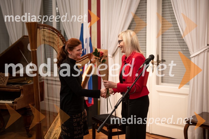 dr. Sonja Bezjak, vodja Muzeja norosti, Trate;  Simona Tripkovič, direktorica, Muzej narodne osvoboditve Maribor