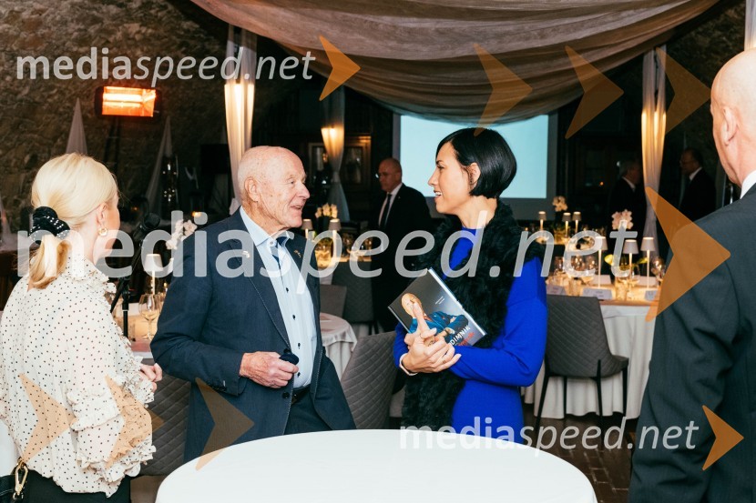  Božo Dimnik, lobist in poslovnež, častni konzul Hrvaške;  ... Redna letna skupščina Slovenskega konzularnega zbora