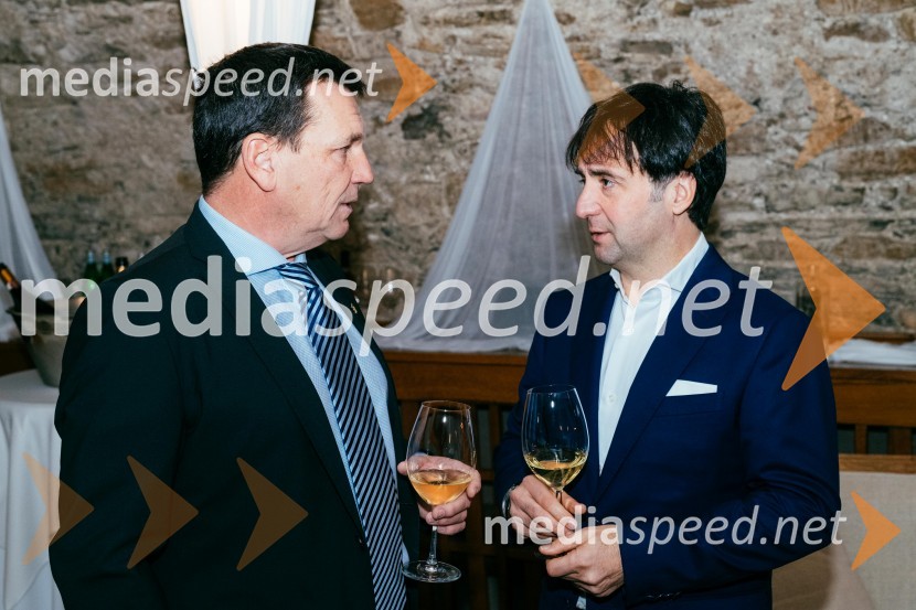  Marko Smole, častni konzul republike Sejšeli;  Tomaž Kavčič, kuharski mojster, Pri Lojzetu, Zemono, podpredsednik BASSRedna letna skupščina Slovenskega konzularnega zbora