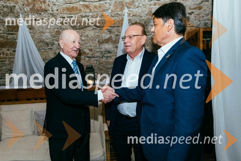  prof. dr. Šime Ivanjko,  upokojeni predavatelj Pravne fakultete Univerze v Mariboru;  Srečko Debelak, častni konzul, Konzulat Republike Filipini;  ... Redna letna skupščina Slovenskega konzularnega zbora