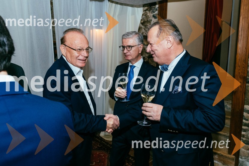  Srečko Debelak, častni konzul, Konzulat Republike Filipini;  Franjo Bobinac, podpredsednik in generalni direktor za globalni marketing, Hisense International., predsednik Rokometne zveze Slovenije;  Anton Papež, direktor Interenerga in častni konzul MalezijeRedna letna skupščina Slovenskega konzularnega zbora