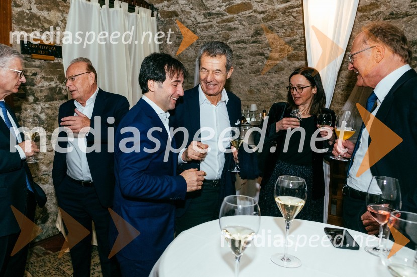  Tomaž Kavčič, kuharski mojster, Pri Lojzetu, Zemono, podpredsednik BASS;  Stojan Petrič, nekdanji predsednik uprave družbe FMR;  Tanja Rupnik, vodja investicijskih projektov Riko, častna konzulka, Konzulat Republike Moldavije;  Janez  Škrabec, direktor Riko d.o.o.Redna letna skupščina Slovenskega konzularnega zbora