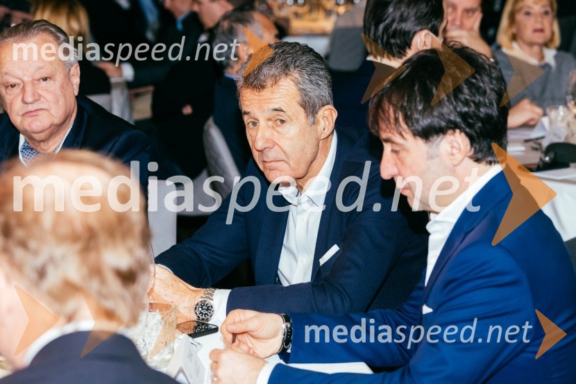  Stojan Petrič, nekdanji predsednik uprave družbe FMR;  Tomaž Kavčič, kuharski mojster, Pri Lojzetu, Zemono, podpredsednik BASSRedna letna skupščina Slovenskega konzularnega zbora