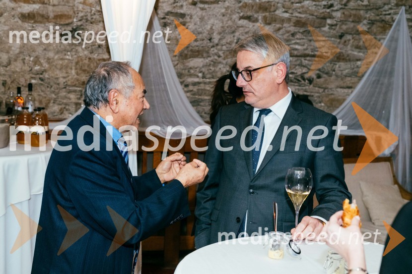   Aswin Kumar Shrestha, častni generalni konzul Nepala;  Matjaž Han, minister za gospodarski razvoj in tehnologijoRedna letna skupščina Slovenskega konzularnega zbora