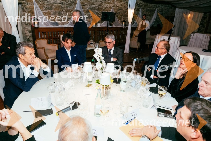  Stojan Petrič, nekdanji predsednik uprave družbe FMR;  Tomaž Kavčič, kuharski mojster, Pri Lojzetu, Zemono, podpredsednik BASS;  Matjaž Han, minister za gospodarski razvoj in tehnologijo;  Janez  Škrabec, direktor Riko d.o.o.;  Tanja Rupnik, vodja investicijskih projektov Riko, častna konzulka, Konzulat Republike MoldavijeRedna letna skupščina Slovenskega konzularnega zbora