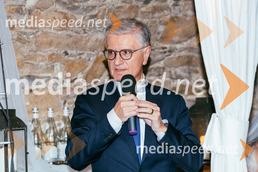  Franjo Bobinac, podpredsednik in generalni direktor za globalni marketing, Hisense International., predsednik Rokometne zveze SlovenijeRedna letna skupščina Slovenskega konzularnega zbora