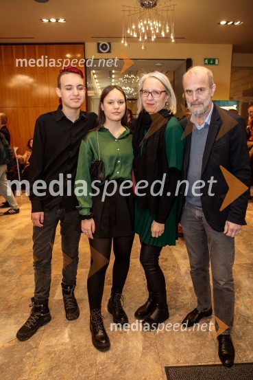  Taras Petrovčič;  Anastazija Petrovčič;  Ksenija Horvat, novinarka;  Janez  Lombergar, nekdanji direktor Televizije Slovenija Zaljubljeni Shakespeare, predstava v sklopu gledališkega festivala Ruta Grupa Triglav 2023