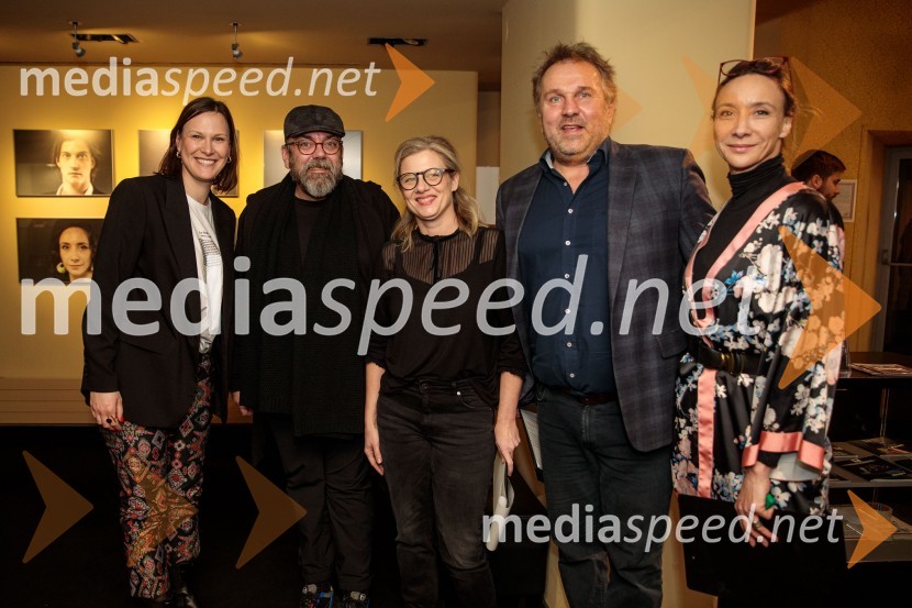  ... ;  ... ;  Jana Zupančič, igralka;  Lotos Vincenc Šparovec, igralec;  Mojca Funkl, igralkaZaljubljeni Shakespeare, predstava v sklopu gledališkega festivala Ruta Grupa Triglav 2023