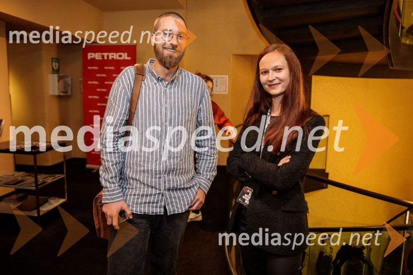  Sašo Puljarević, literarni kritik;  Katarina Koprivnikar, marketing MGLZaljubljeni Shakespeare, predstava v sklopu gledališkega festivala Ruta Grupa Triglav 2023