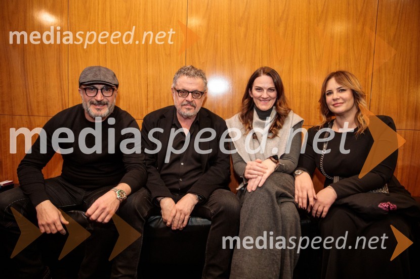  Dušan Kovačević, igralec;  Branislav Mićunović, kulturni minister Črne Gore;  Dubravka Drakić, igralka;  Nina RedzepagicZaljubljeni Shakespeare, predstava v sklopu gledališkega festivala Ruta Grupa Triglav 2023