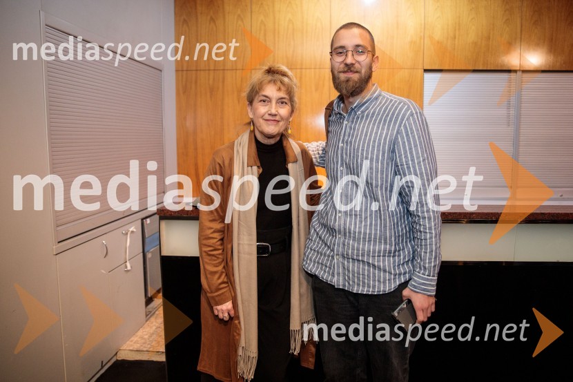  Barbara Hieng Samobor, direktorica in umetniška vodja MGL;  Sašo Puljarević, literarni kritikZaljubljeni Shakespeare, predstava v sklopu gledališkega festivala Ruta Grupa Triglav 2023