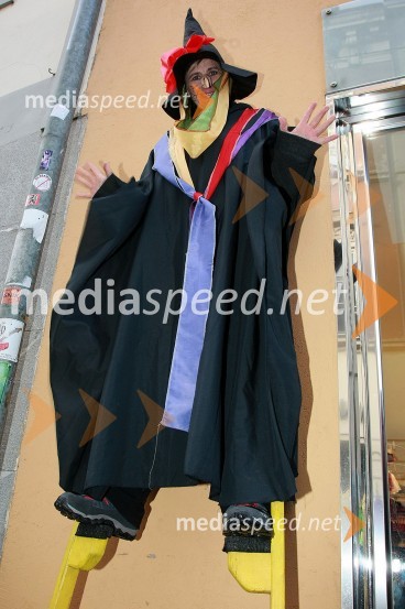 Pustna maskaPustna povorka v Mariboru