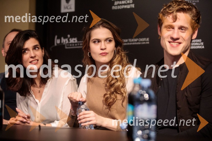  Ana Tomović, filmska režiserka;  Stanislava Nikolić, igralka;  Luka Grbić, igralecZaljubljeni Shakespeare, predstava v sklopu gledališkega festivala Ruta Grupa Triglav 2023