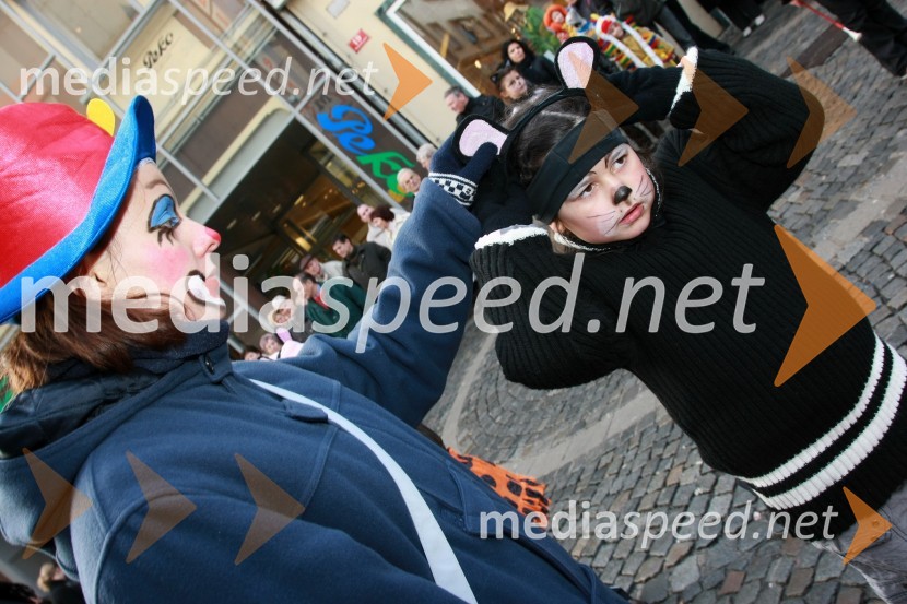 Pustni maskiPustna povorka v Mariboru