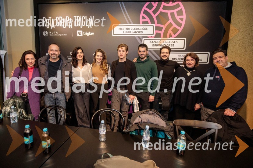  Paulina Manov, igralka;  Andrej Šepetkovski, igralec;  Ana Tomović, filmska režiserka;  Stanislava Nikolić, igralka;  Luka Grbić, igralec;  Milan Zarić, srbski igralec;  Stojan Đorđević, igralec;  Dragana Varagić, igralka;  Marko Gvero, igralecZaljubljeni Shakespeare, predstava v sklopu gledališkega festivala Ruta Grupa Triglav 2023