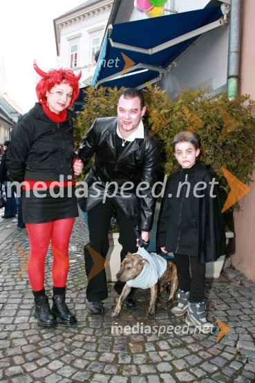 Pustne maskePustna povorka v Mariboru