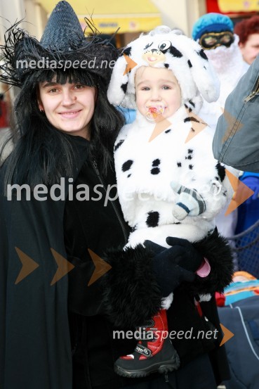 Pustni maskiPustna povorka v Mariboru