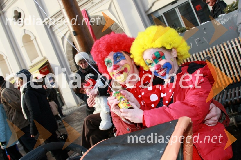 Pustni maskiPustna povorka v Mariboru